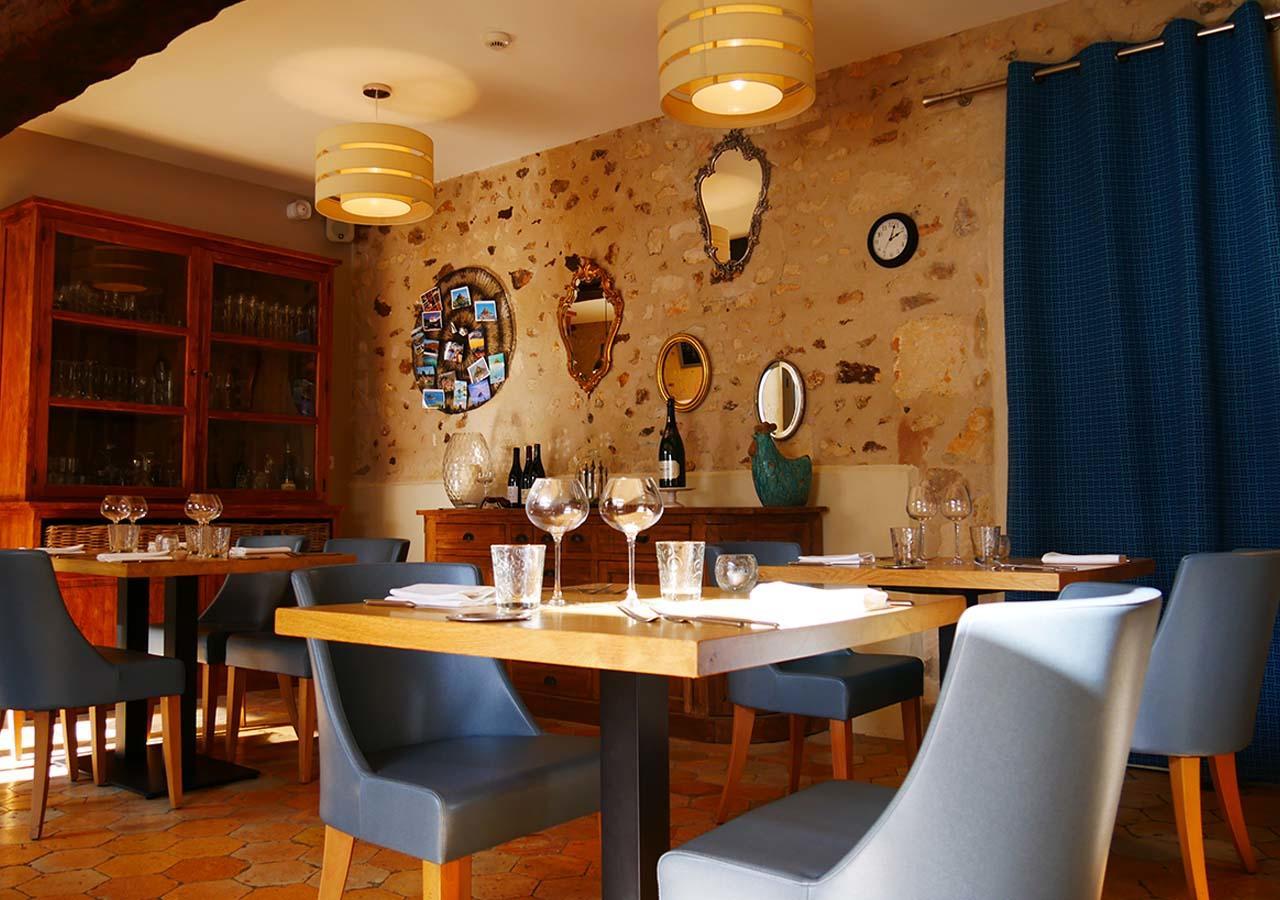Logis - Auberge De L'Abbaye 蒂龙加尔代 外观 照片