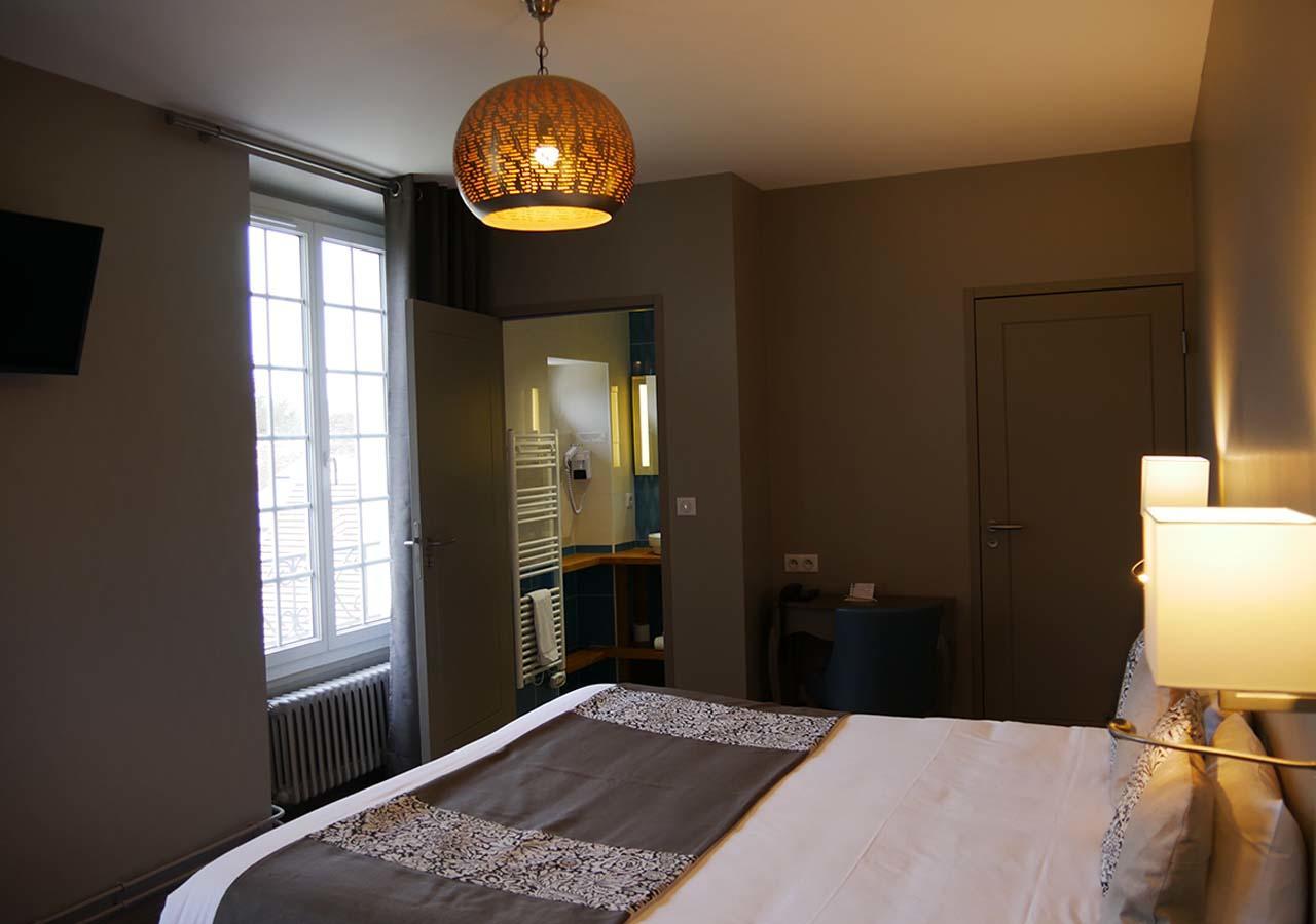 Logis - Auberge De L'Abbaye 蒂龙加尔代 外观 照片