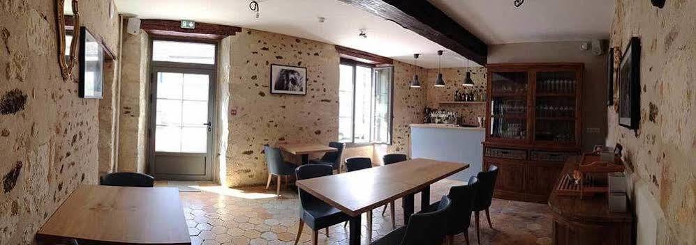 Logis - Auberge De L'Abbaye 蒂龙加尔代 外观 照片