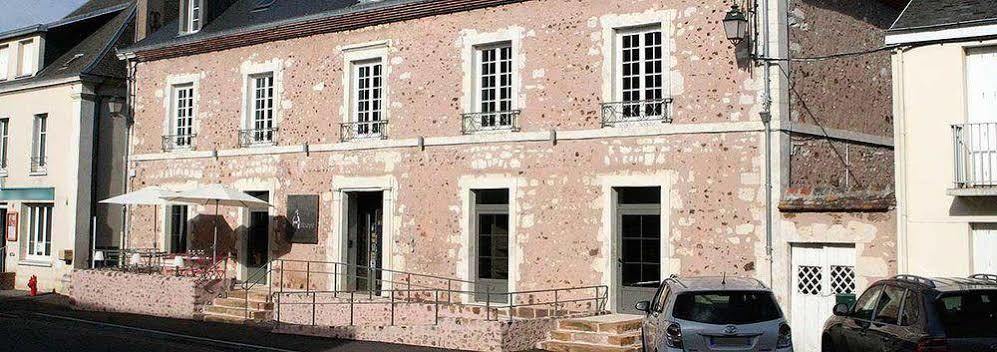 Logis - Auberge De L'Abbaye 蒂龙加尔代 外观 照片